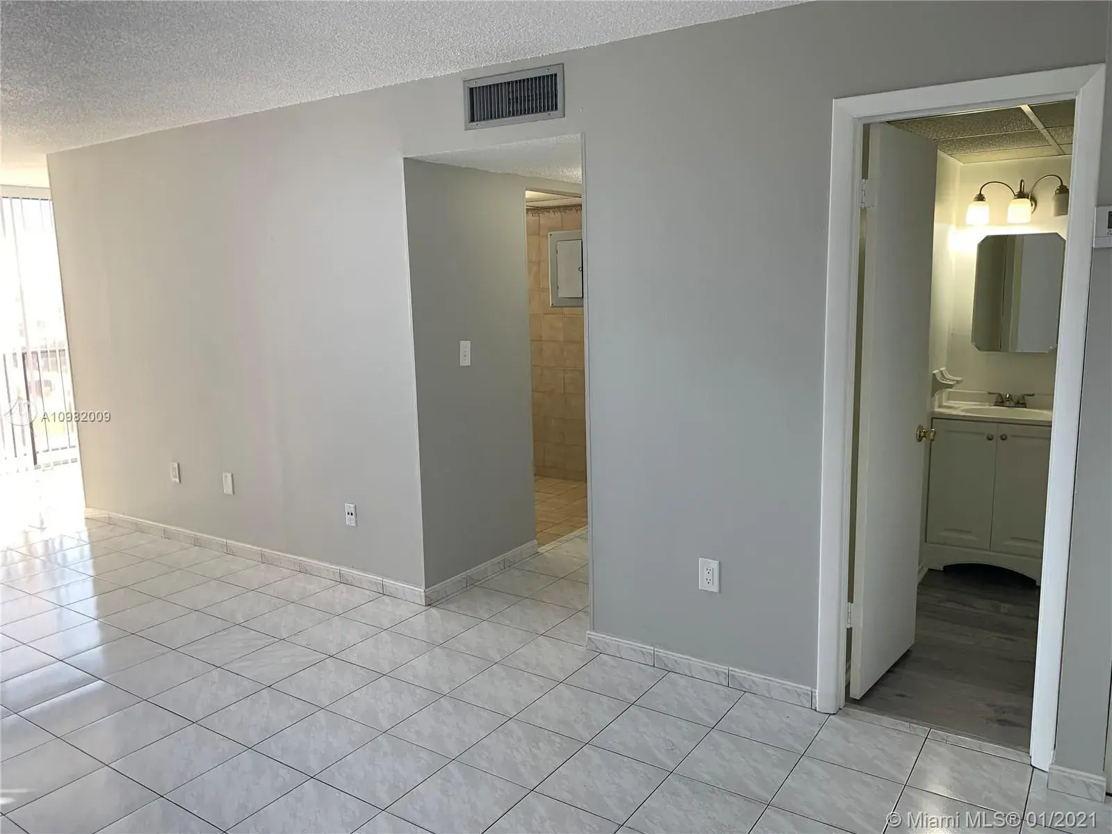 9440 W Flagler St # 414, Miami FL 33174
