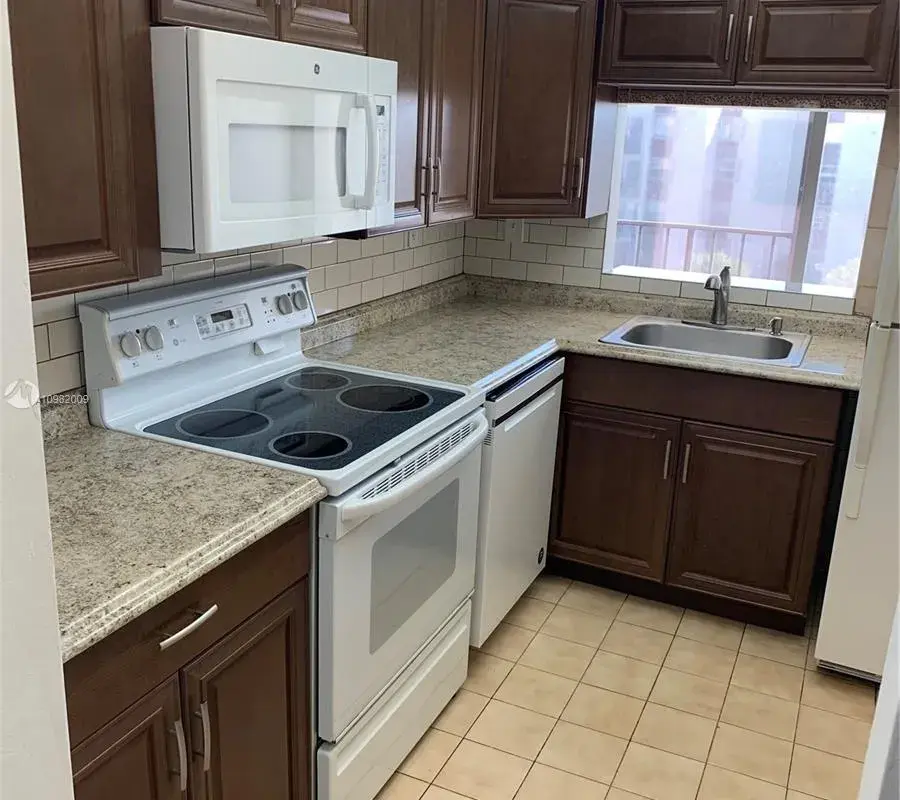 9440 W Flagler St # 414, Miami FL 33174