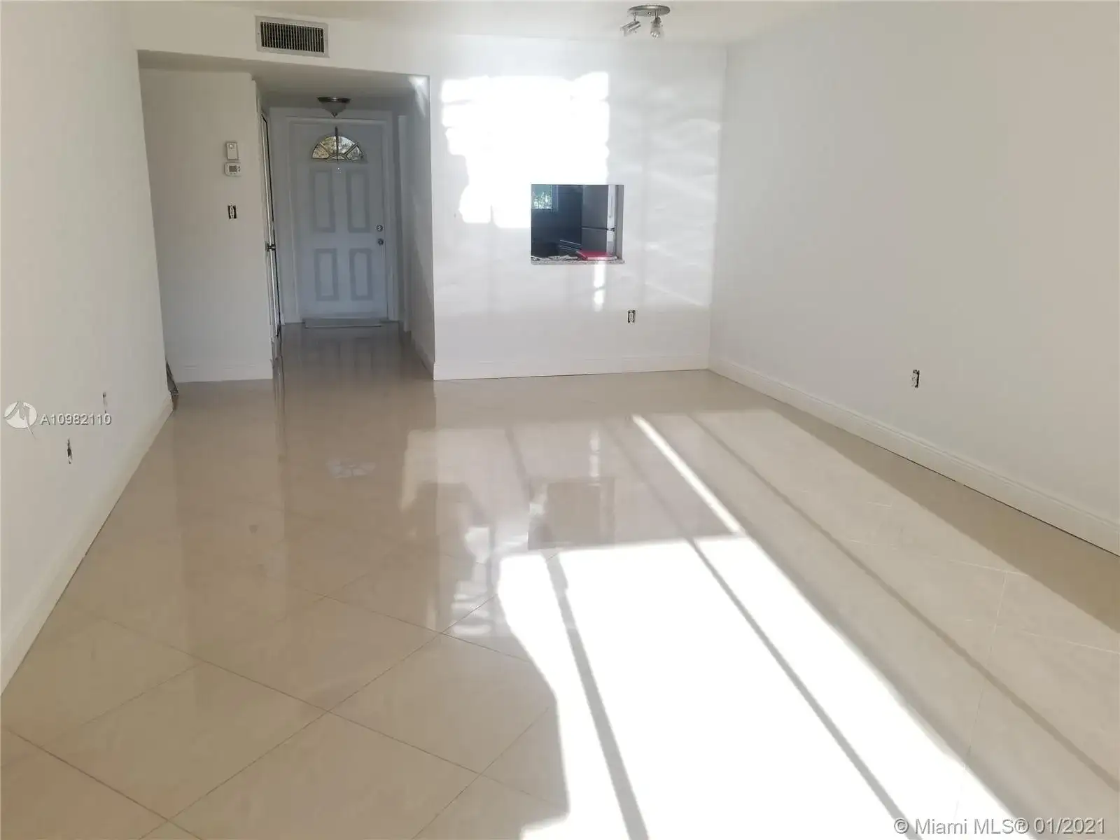 8450 Sunrise Lakes Blvd # 202, Sunrise FL 33322 photo 2