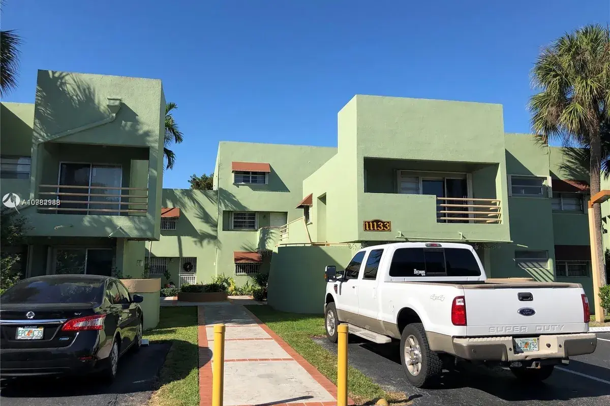 11133 NW 7th St # 3, Miami FL 33172
