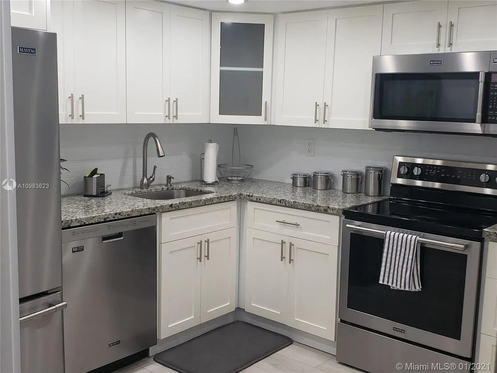 2600 Collins Ave # 206, Miami Beach FL 33140