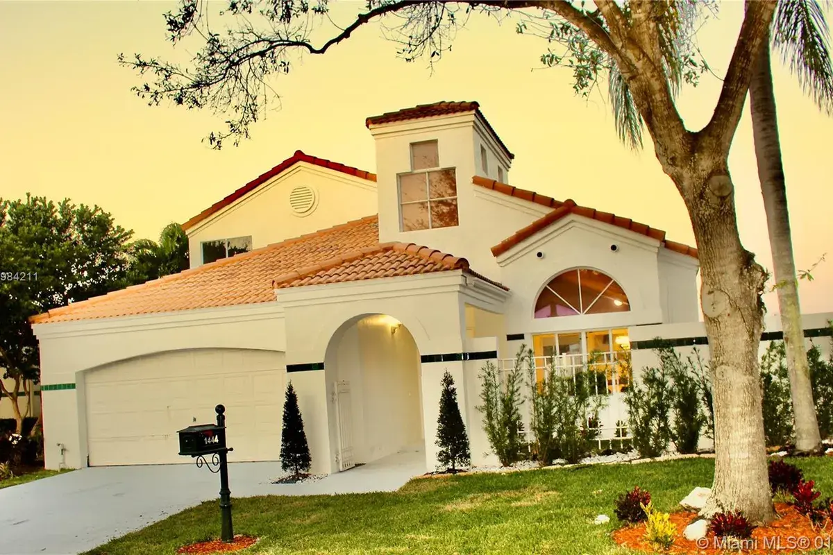 1444 Harbour Side Dr, Weston FL 33326