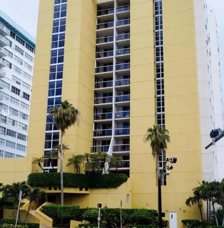 5880 Collins Ave # 403, Miami Beach FL 33140