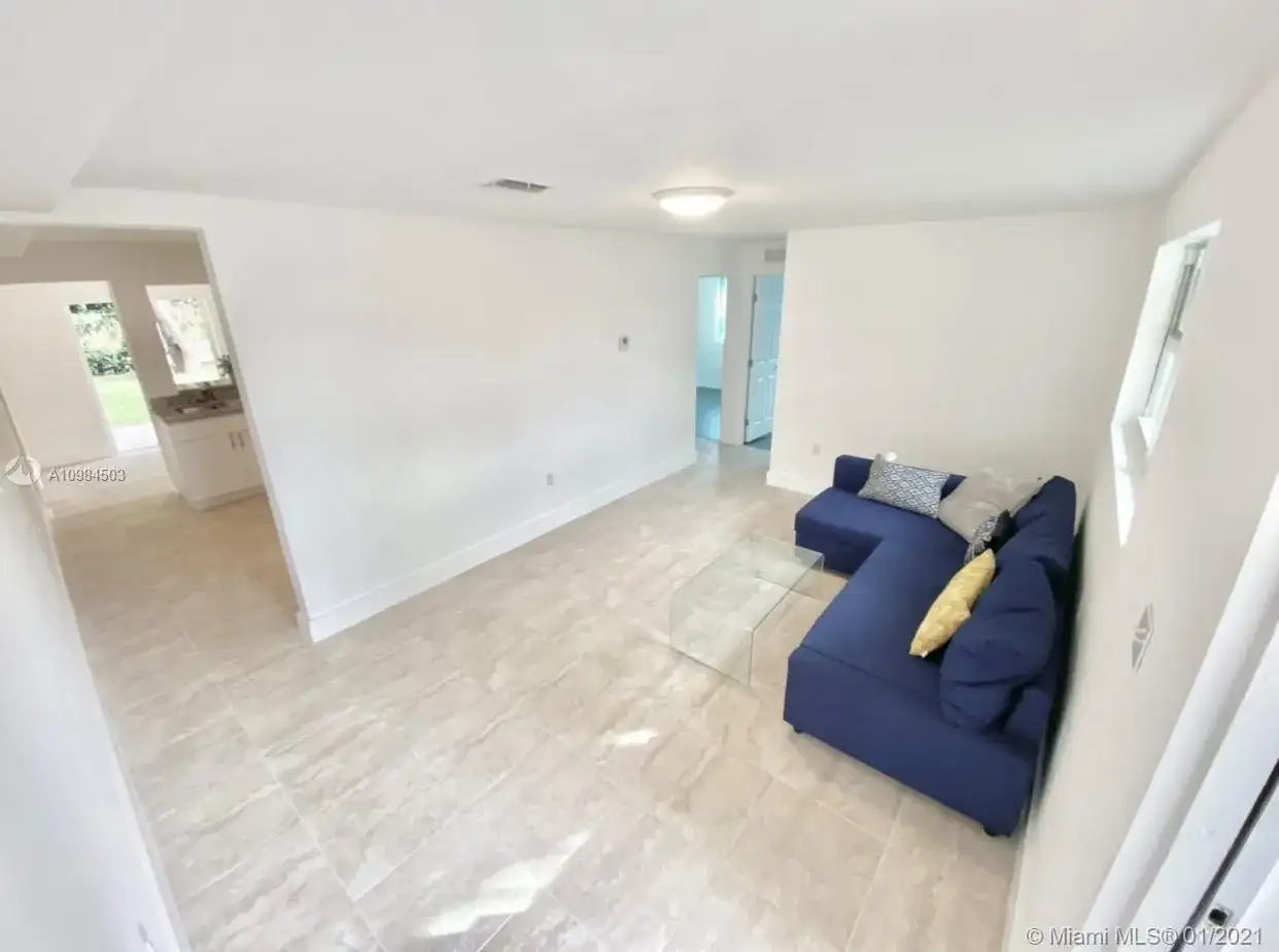 12685 NW Miami Ct, North Miami FL 33168 photo 5