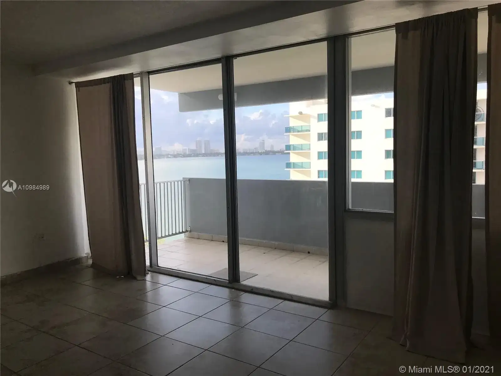 7545 E Treasure Dr # 9I, North Bay Village FL 33141 photo 2