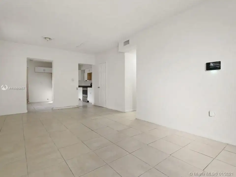 813 SW 5th St, Homestead FL 33030 photo 4