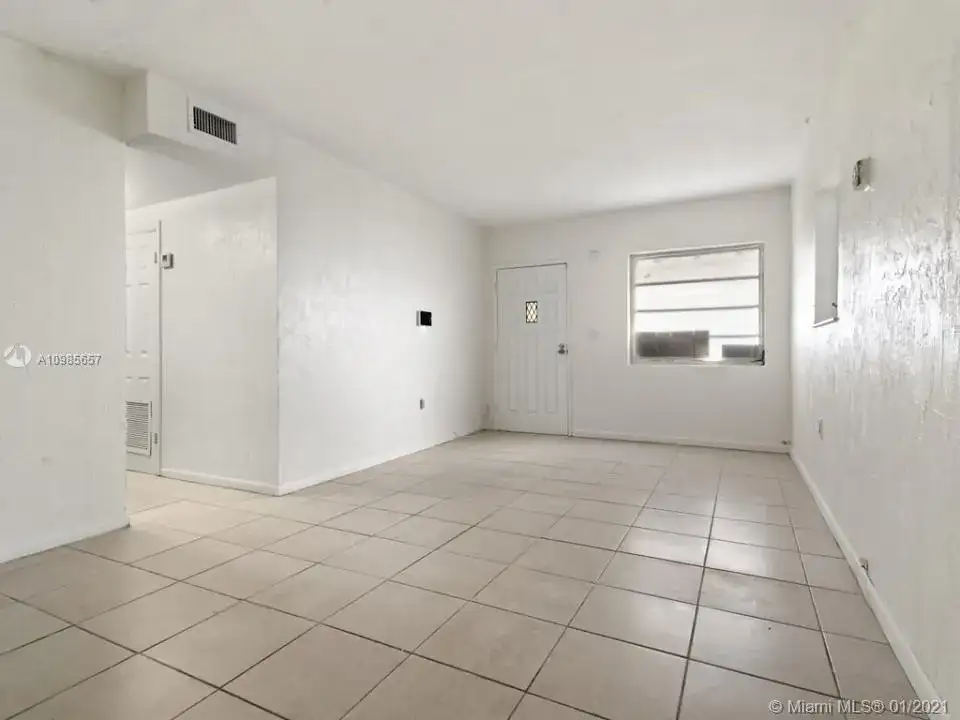 813 SW 5th St, Homestead FL 33030 photo 5