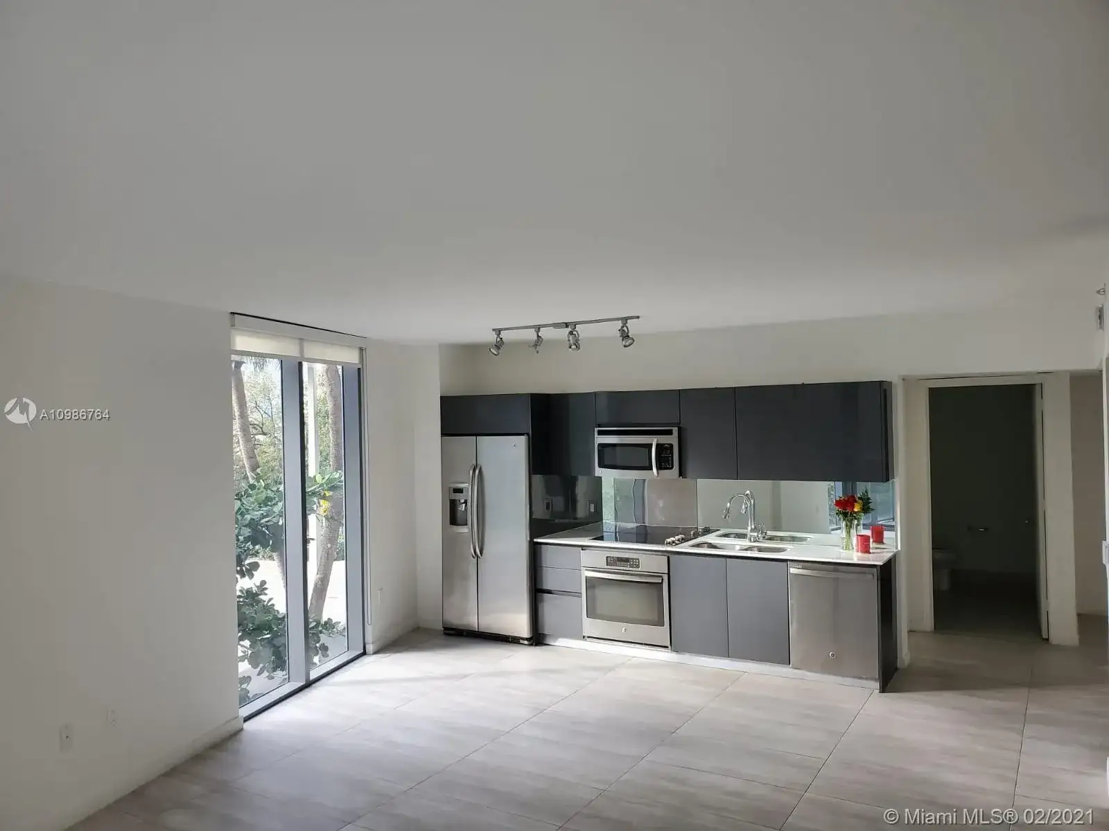 31 SE 6th St # 301, Miami FL 33131 photo 3