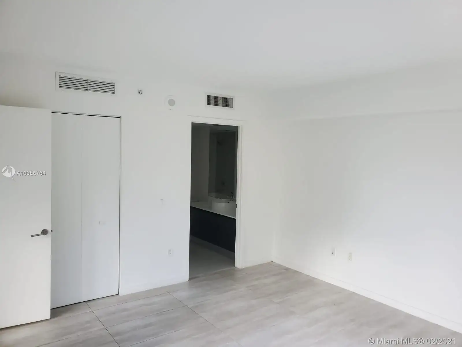 31 SE 6th St # 301, Miami FL 33131 photo 5