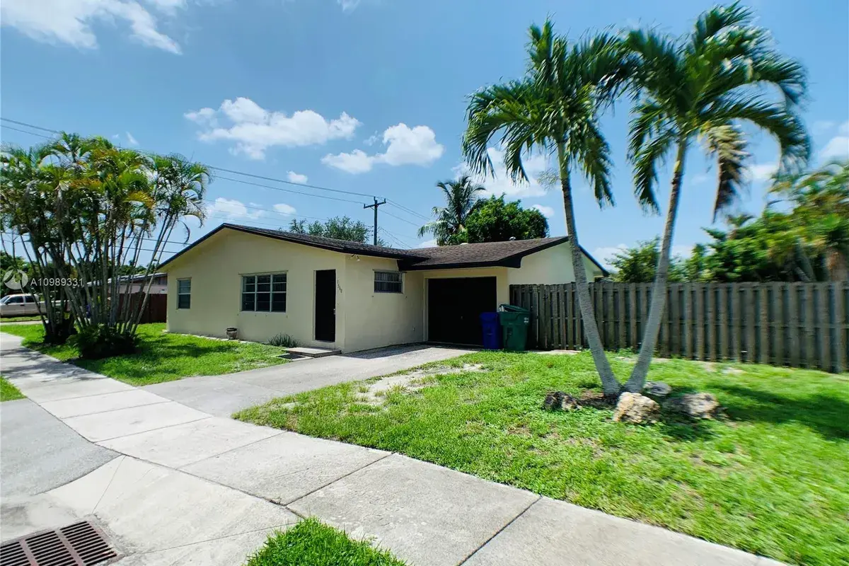 1560 SW 47th Ave, Fort Lauderdale FL 33317