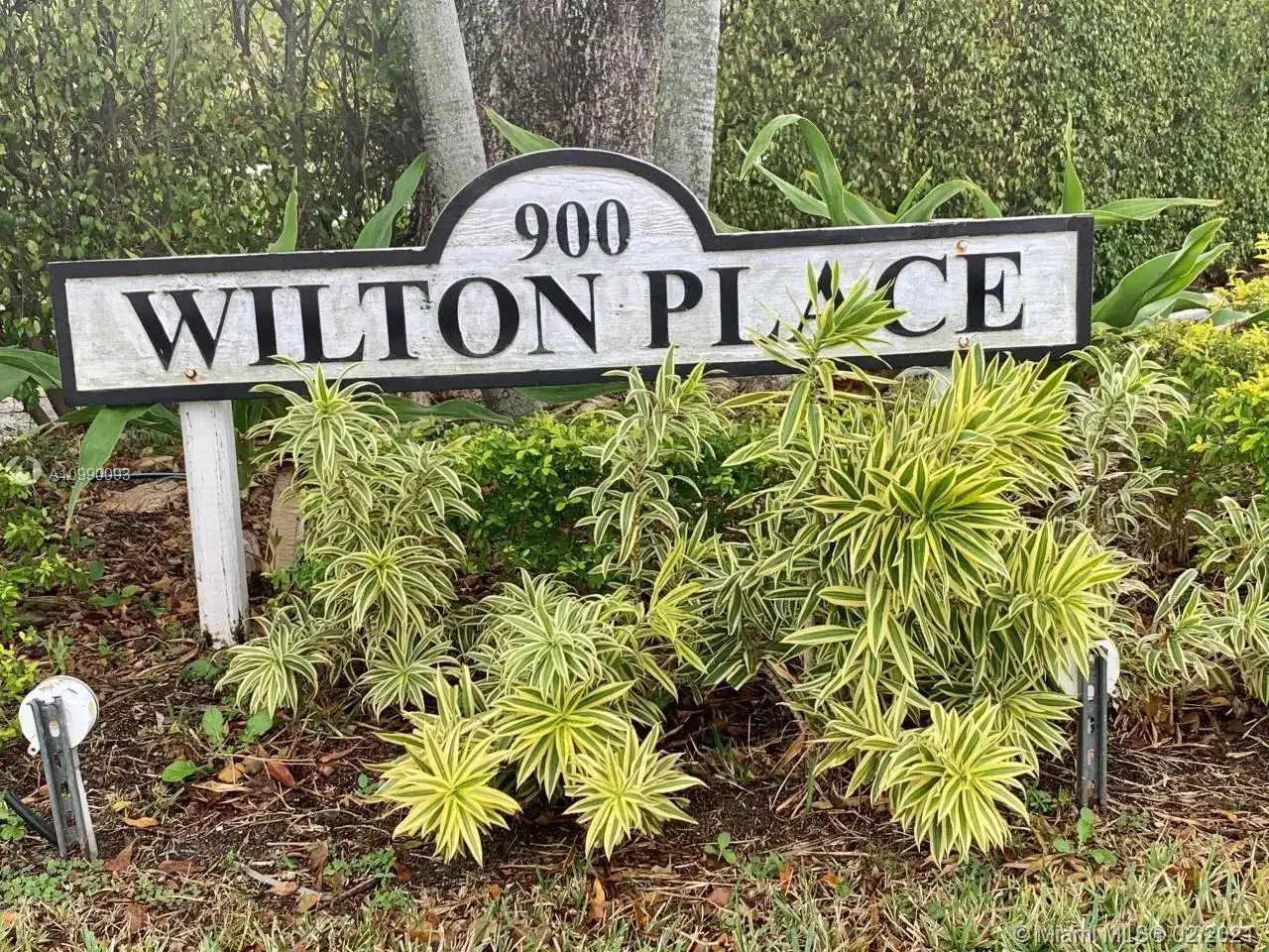 900 NE 26th St # 11, Wilton Manors FL 33305 photo 2