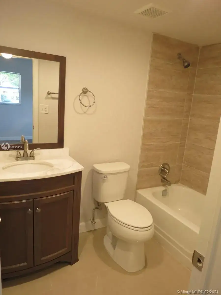 8285 Sunrise Lakes Blvd # 112, Sunrise FL 33322 photo 5