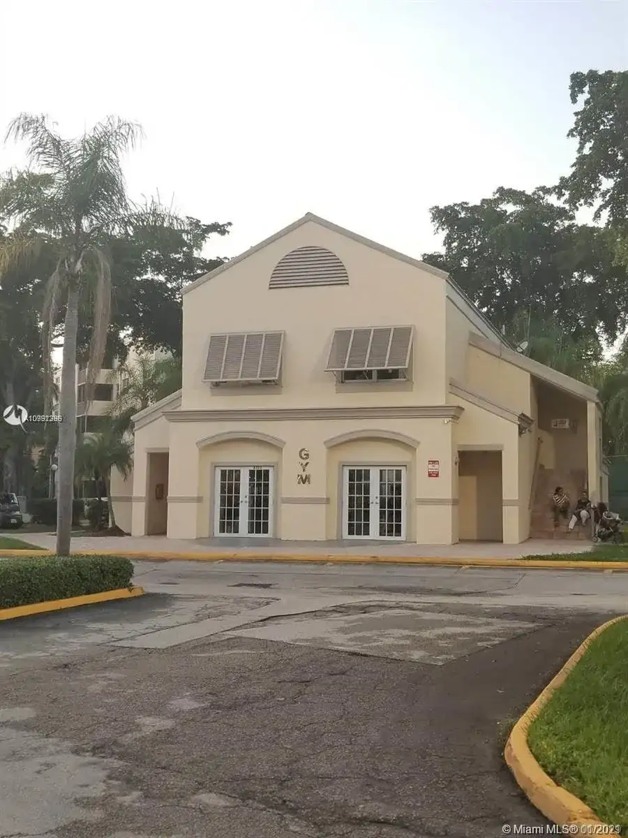 8120 Geneva Ct # 252, Doral FL 33166 photo 3