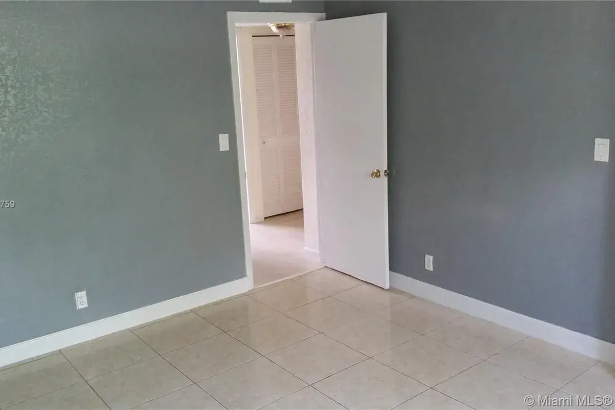 825 NW 46th Ave # 825, Plantation FL 33317