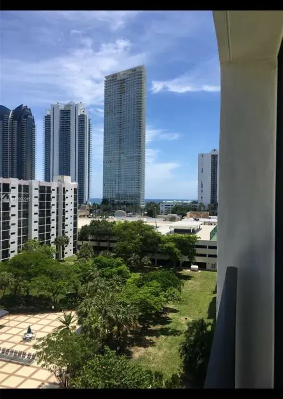 16919 N Bay Rd # 902, Sunny Isles Beach FL 33160