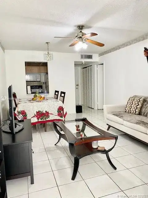 17620 Atlantic Blvd # 207, Sunny Isles Beach FL 33160 photo 2
