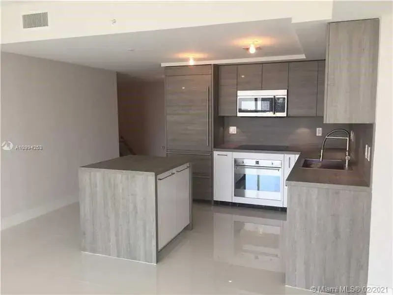 400 Sunny Isles Blvd # 606, Sunny Isles Beach FL 33160