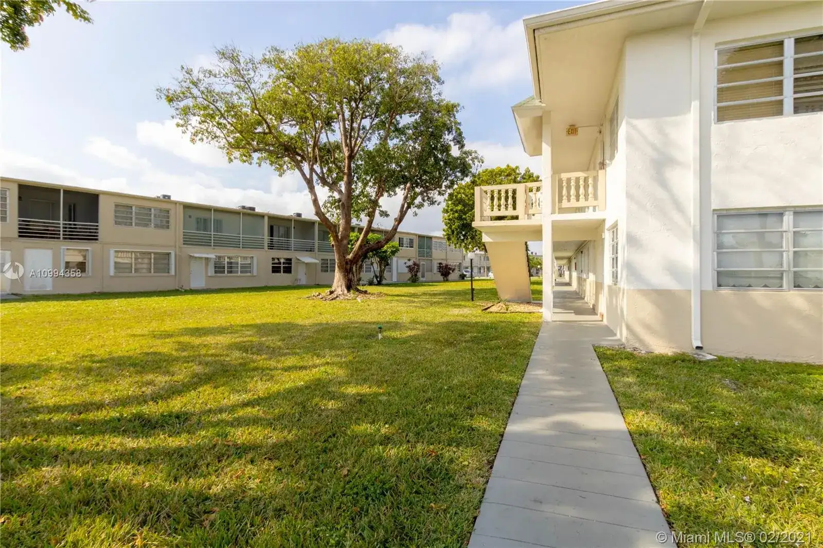 20230 NE 2nd Ave # U12, Miami Gardens FL 33179 photo 2