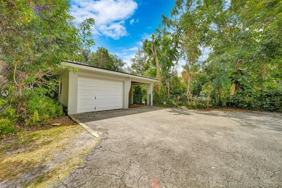 916 Milan Ave, Coral Gables FL 33134 photo 3