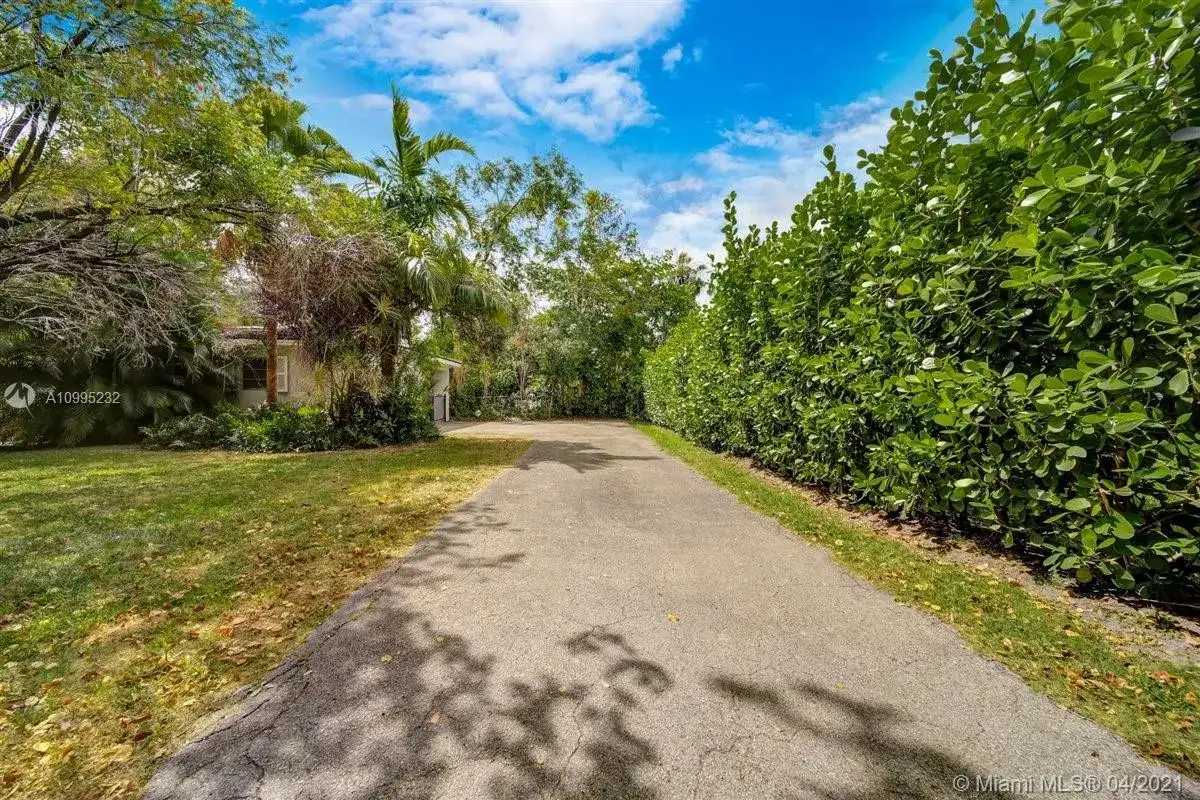 916 Milan Ave, Coral Gables FL 33134 photo 4