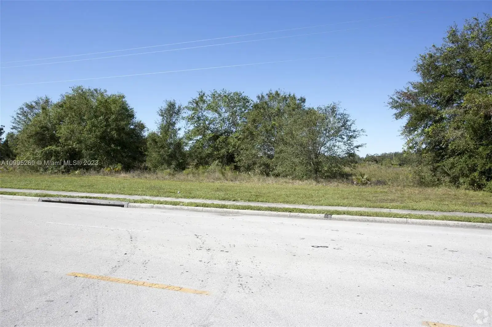 1527 N BREVARD AVE, Unincorporated Dade County FL 34266 photo 3