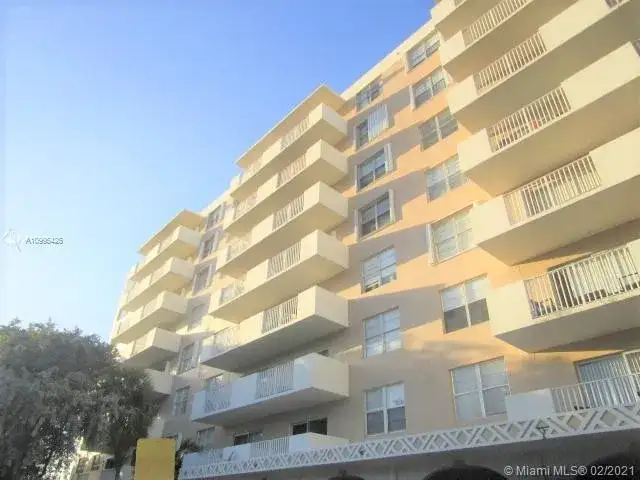 1455 N Treasure Dr # 3C, North Bay Village FL 33141 photo 2