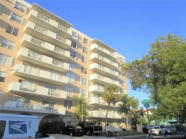 1455 N Treasure Dr # 3C, North Bay Village FL 33141 photo 3