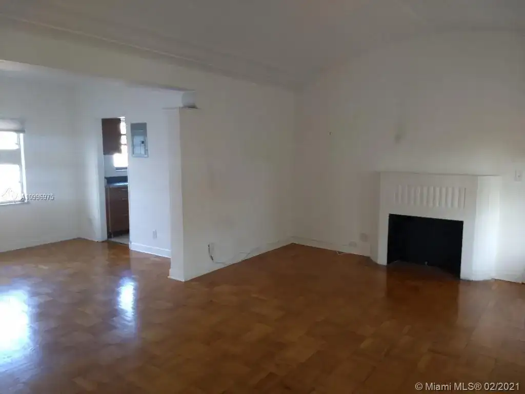 2830 Pine Tree Dr # 4, Miami Beach FL 33140 photo 5