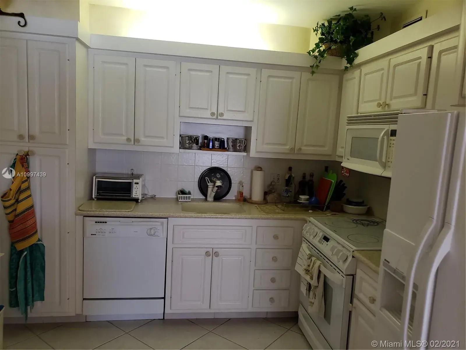 1985 S Ocean Dr # 11P, Hallandale Beach FL 33009