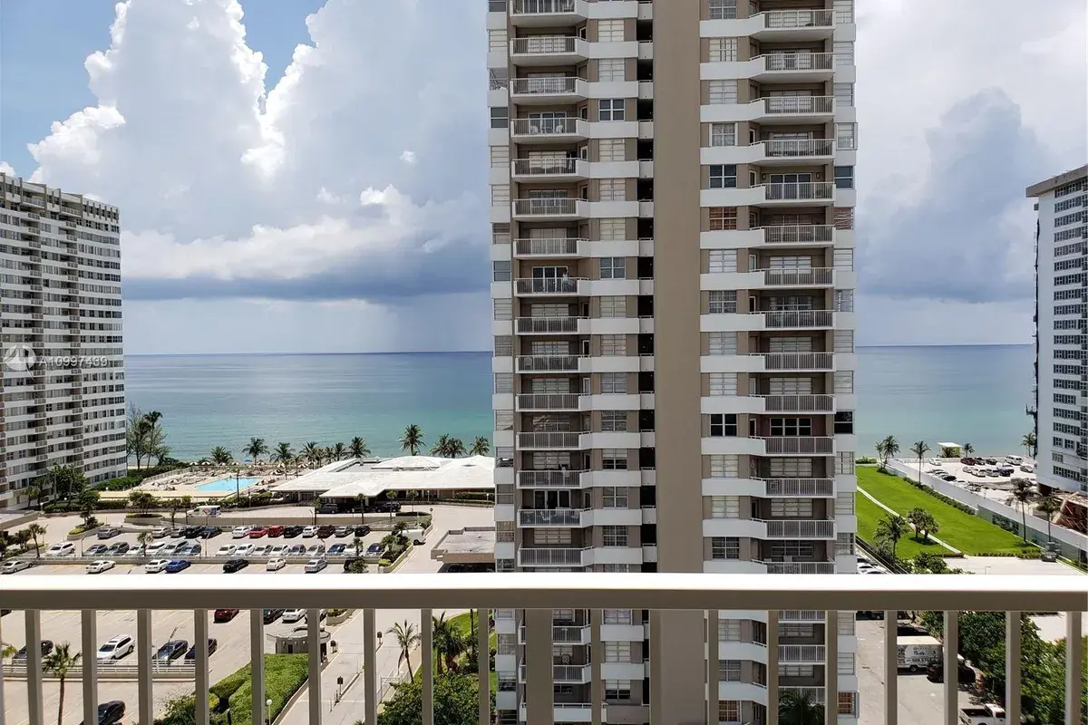 1985 S Ocean Dr # 11P, Hallandale Beach FL 33009
