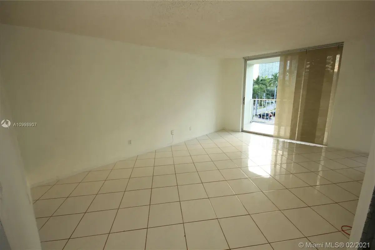 16558 NE 26th Ave # 4H, North Miami Beach FL 33160