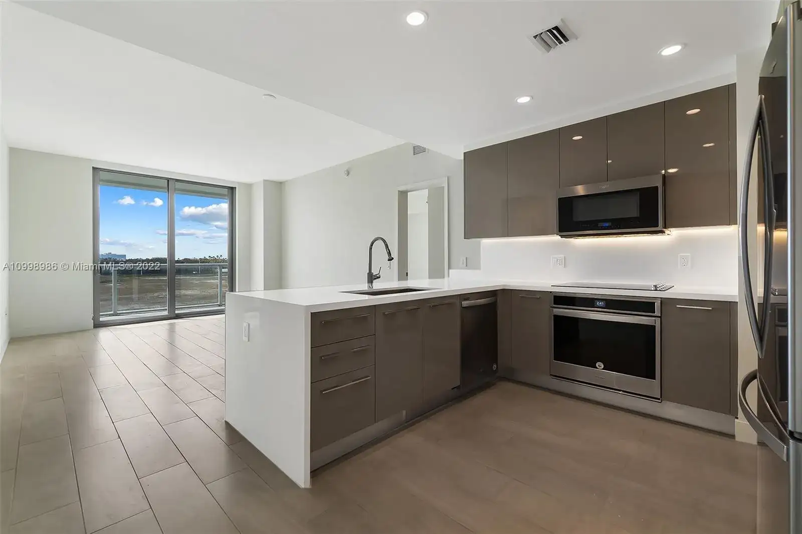 2000 Metropica Way # 407, Sunrise FL 33323 photo 3