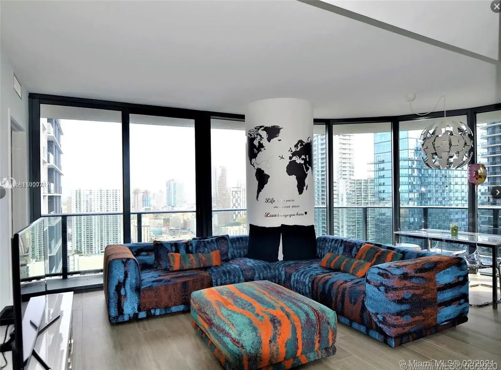 55 SW 9th St # 3501, Miami FL 33130 photo 4