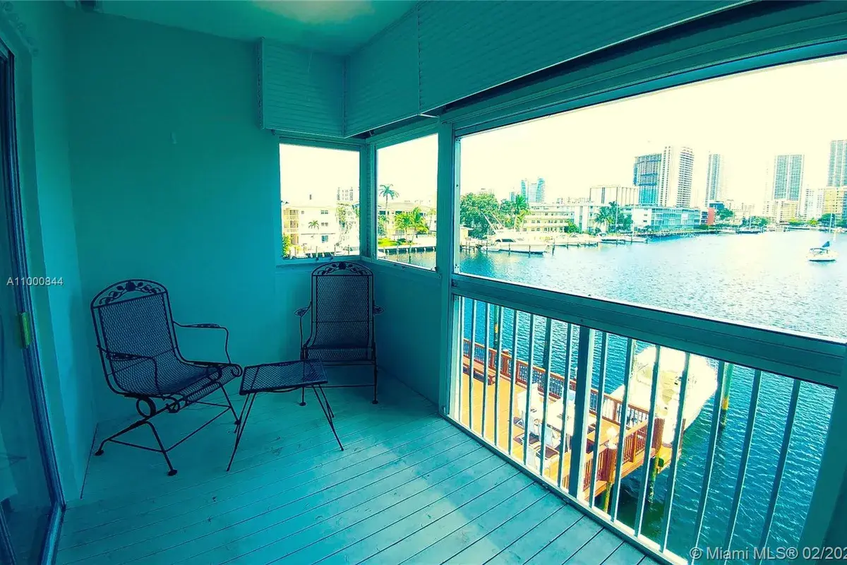 462 Golden Isles Dr # 311, Hallandale Beach FL 33009