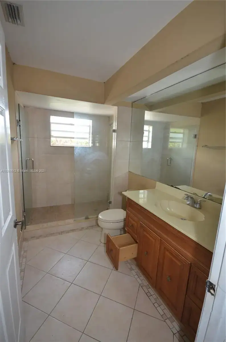 2730 SE 7th Pl, Homestead FL 33033 photo 5