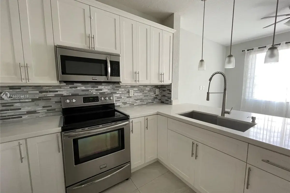 17660 NW 73rd Ave # 3, Hialeah FL 33015