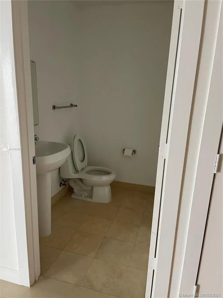 1050 Brickell Ave # 3214, Miami FL 33131