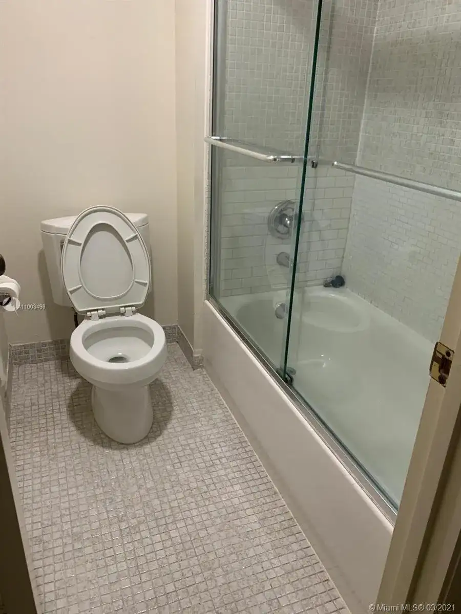 370 Racquet Club rd # 206, Weston FL 33326 photo 5