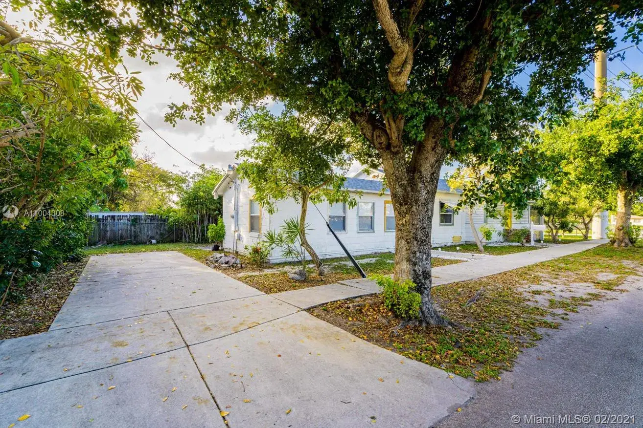Residential Income for sale at 1218 N 24th Ave, Hollywood FL 33020