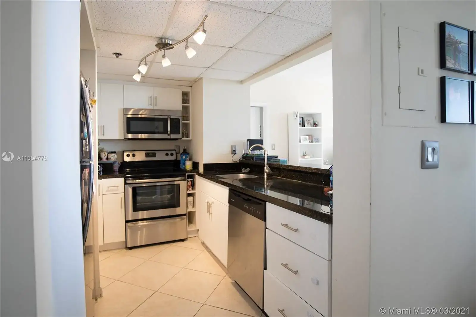 540 Brickell Key Dr # 1801, Miami FL 33131 photo 4