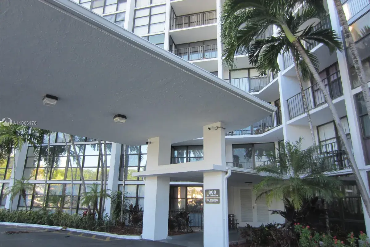 800 Parkview Dr # 406, Hallandale Beach FL 33009