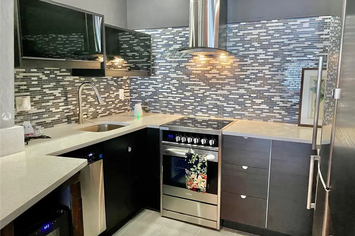 1560 Mckinley St # 103W, Hollywood FL 33020