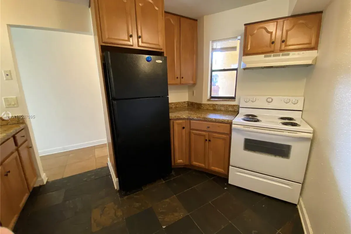 9000 NW 28th Dr # 204, Coral Springs FL 33065