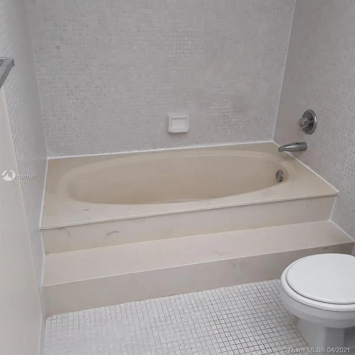16400 Golf Club Rd # 213, Weston FL 33326 photo 5