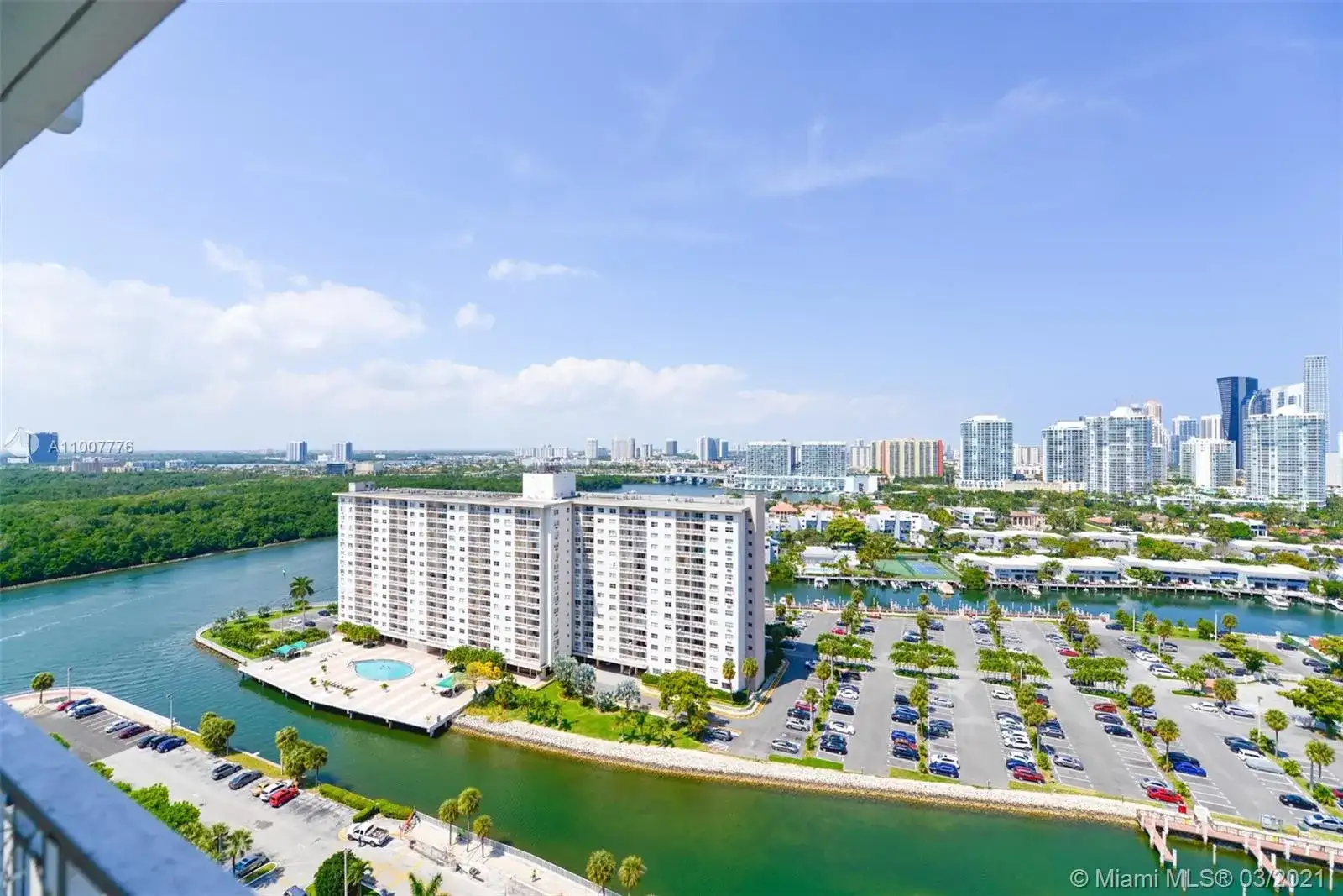 500 Bayview Dr # 2127, Sunny Isles Beach FL 33160 photo 2