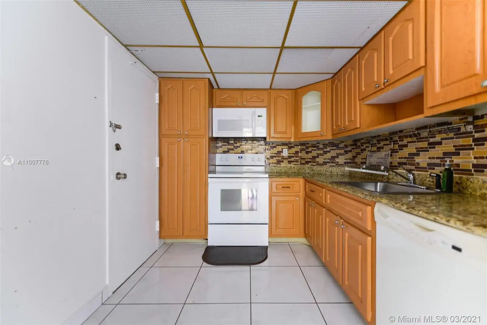 500 Bayview Dr # 2127, Sunny Isles Beach FL 33160 photo 3