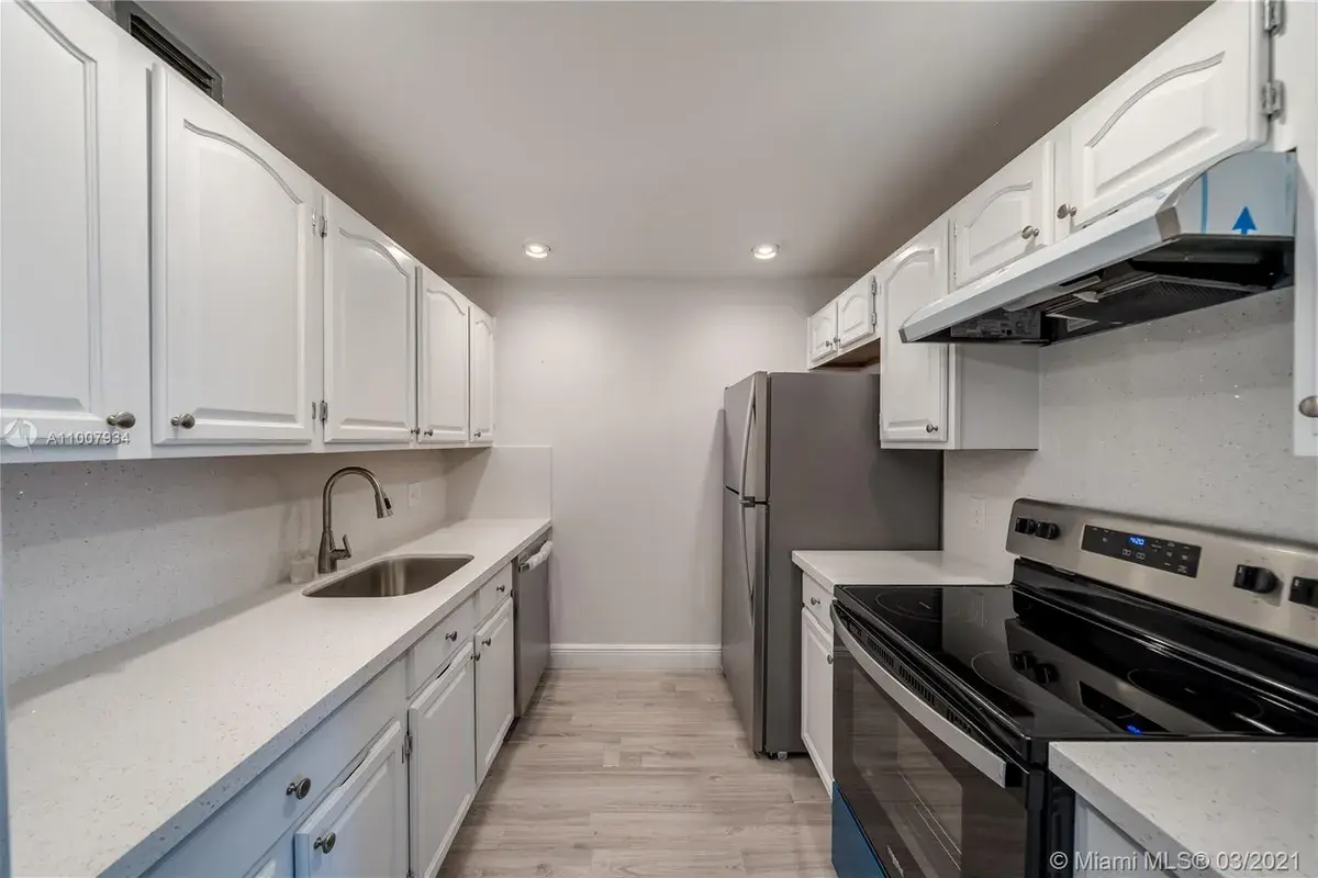 300 SW 134th Way # 203E, Pembroke Pines FL 33027