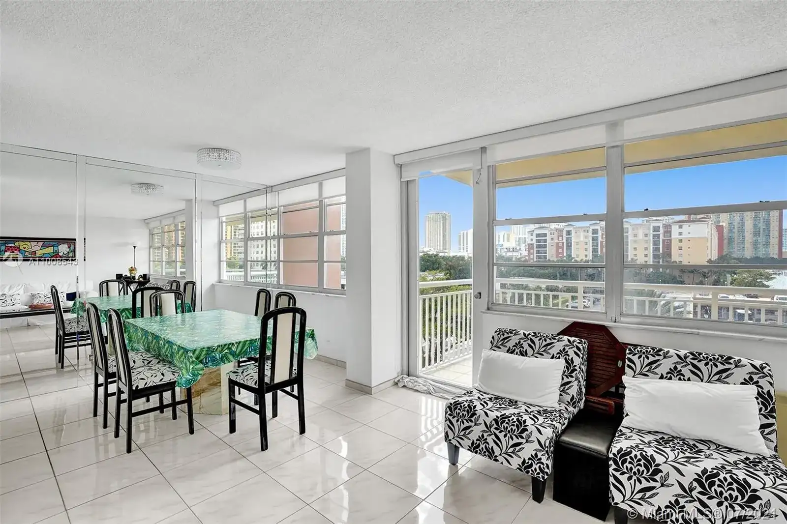 251 174th St # 415, Sunny Isles Beach FL 33160 photo 4