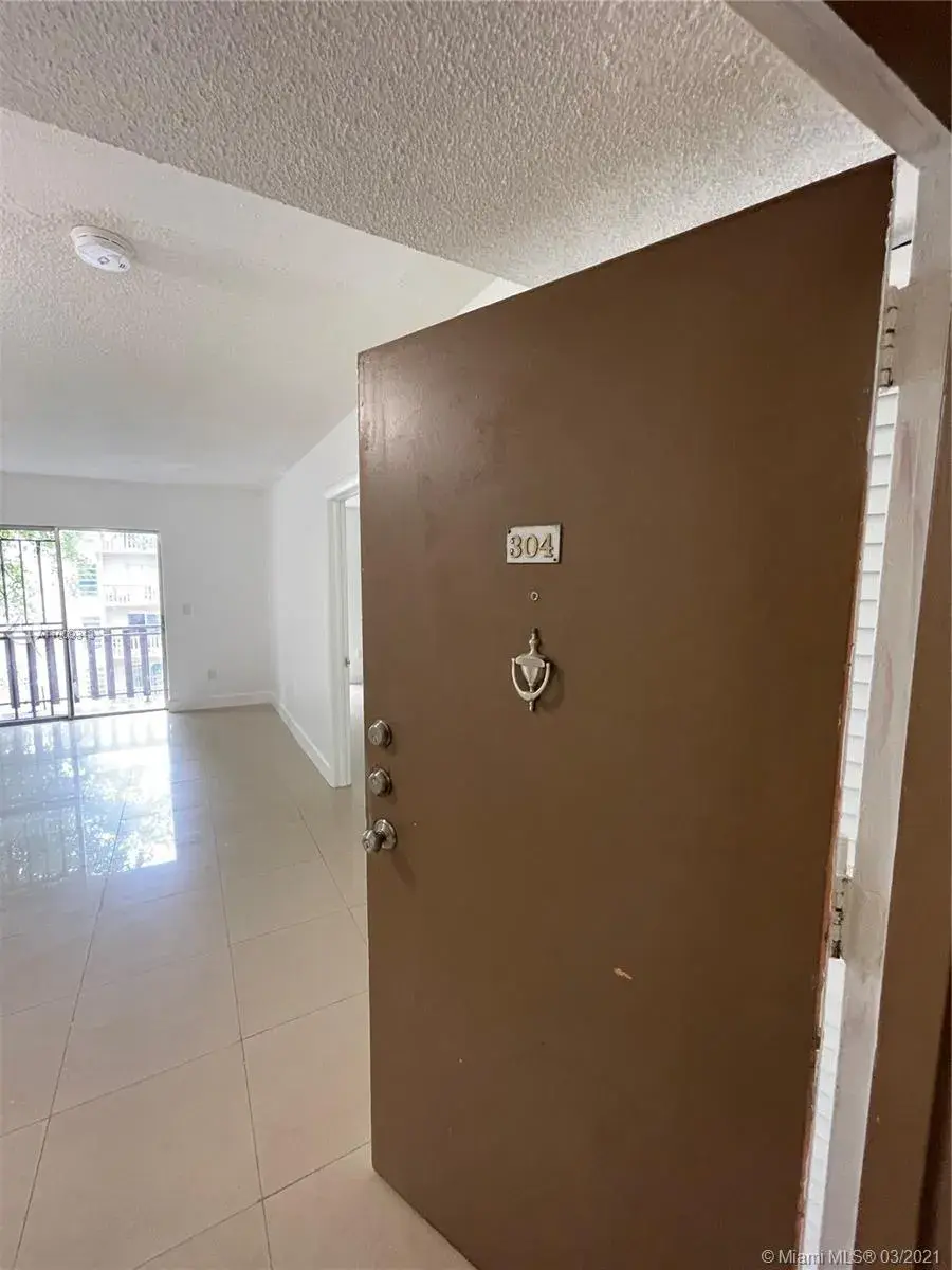 4713 NW 7th St # 1, Miami FL 33126