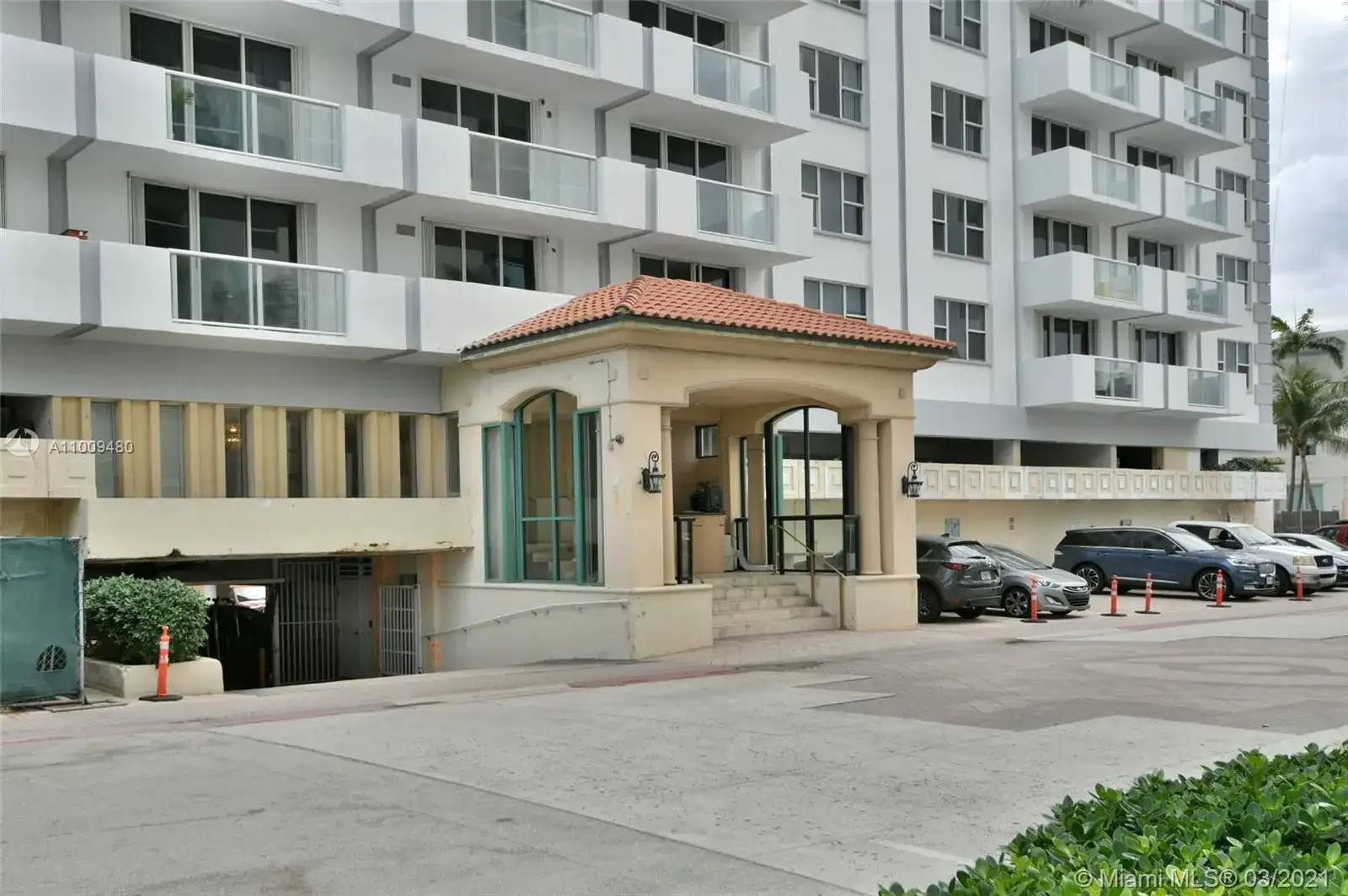 9195 Collins Ave # 811, Surfside FL 33154 photo 2